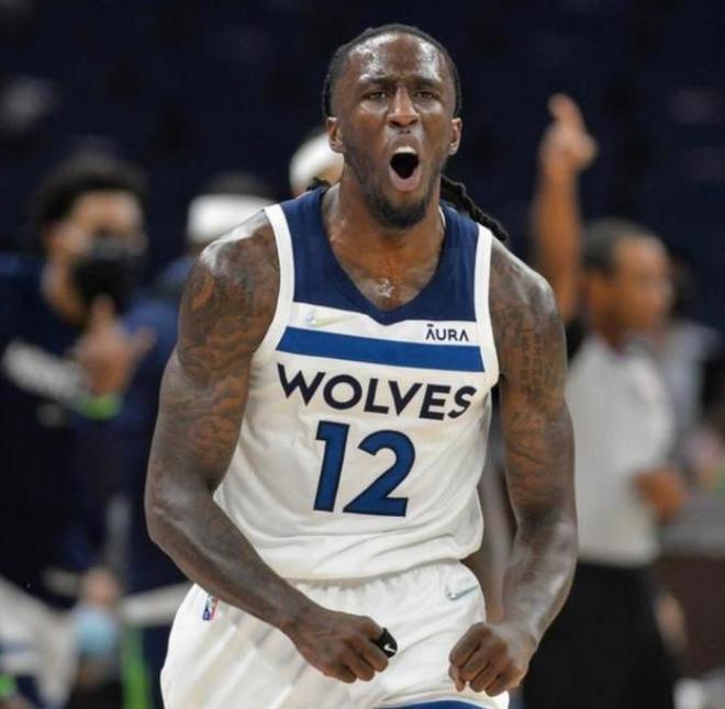 转会市场风云再起！萨拉赫或赴沙特联赛，拜仁豪门相中英格兰新星（足坛转会再起波澜：萨拉赫或转战沙特联，拜仁看上英格兰新星）