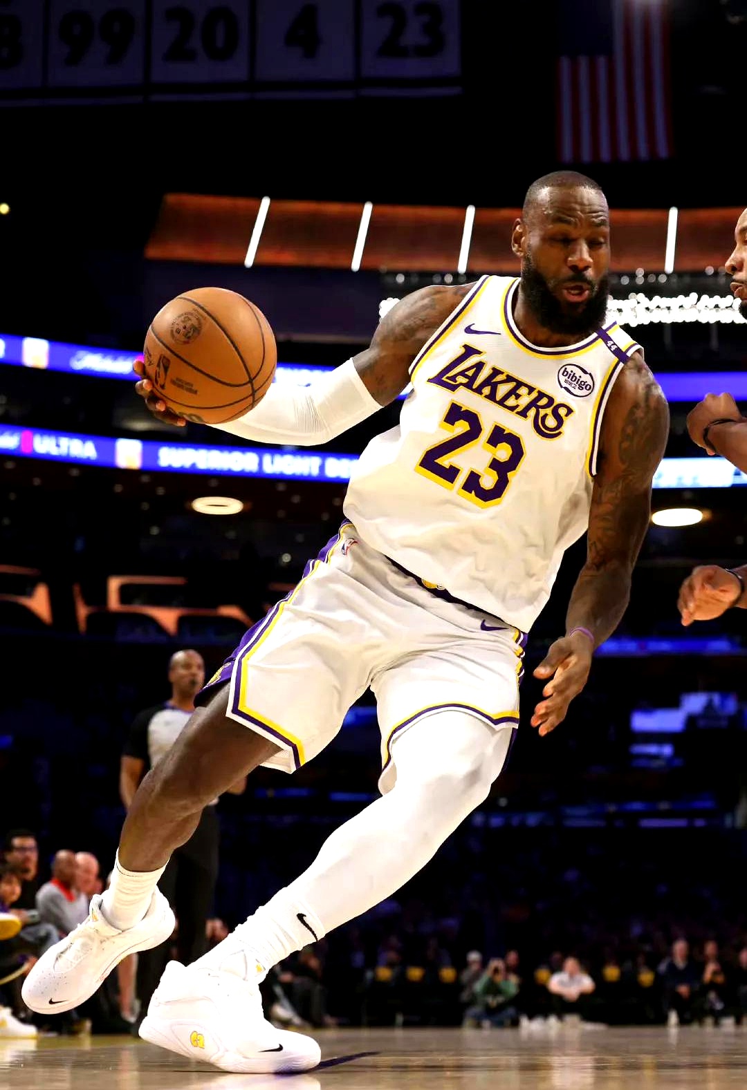 队内助攻王！奎克利因生病缺席对尼克斯的关键战（球队助攻领袖奎克利因病缺阵对尼克斯关键战）