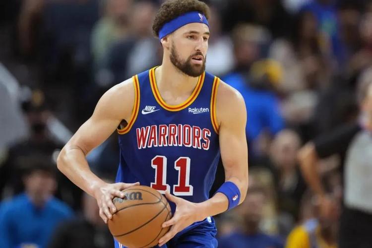 愿无大碍，蒯纪闻谢场时被拍到手臂缠着绷带（愿无大恙，蒯纪闻谢场被拍手臂缠绷带）