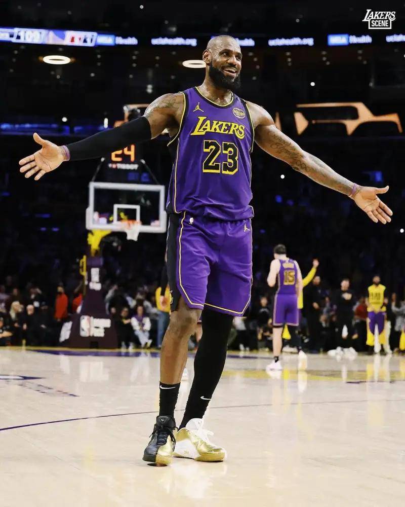 活久见！亚冠输球垫底后一个个神采飞扬，1人大谈向第5冠拼搏！（离谱了：亚冠告负仍垫底，全队却喜形于色，一人高喊冲击第5冠！）