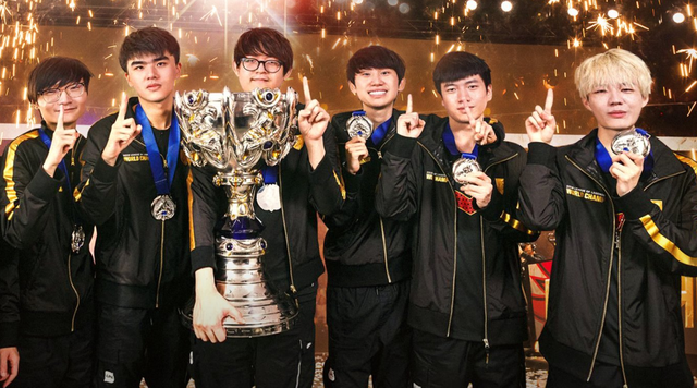 记者：梅努对离开曼联持开放态度，只考虑去有欧战踢的球队