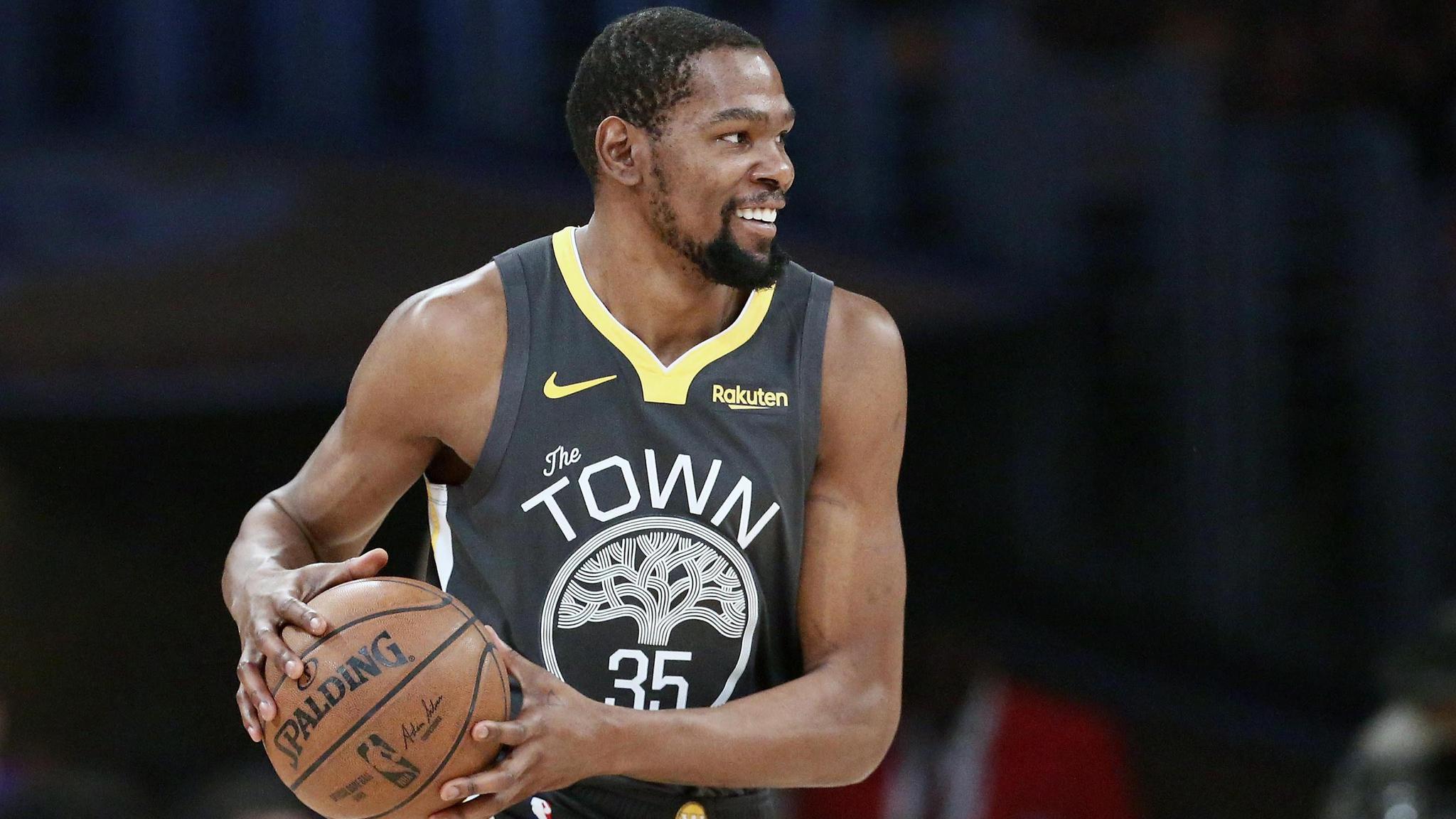 迈阿密国际有意免签曼城中场德布劳内，双方有望达成协议.